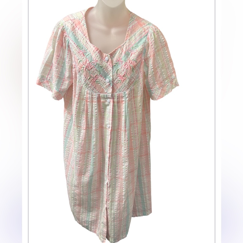 Miss Elaine Vtg Pastel Seersucker HouseDress Med ButtonFront Lounge Nightgown